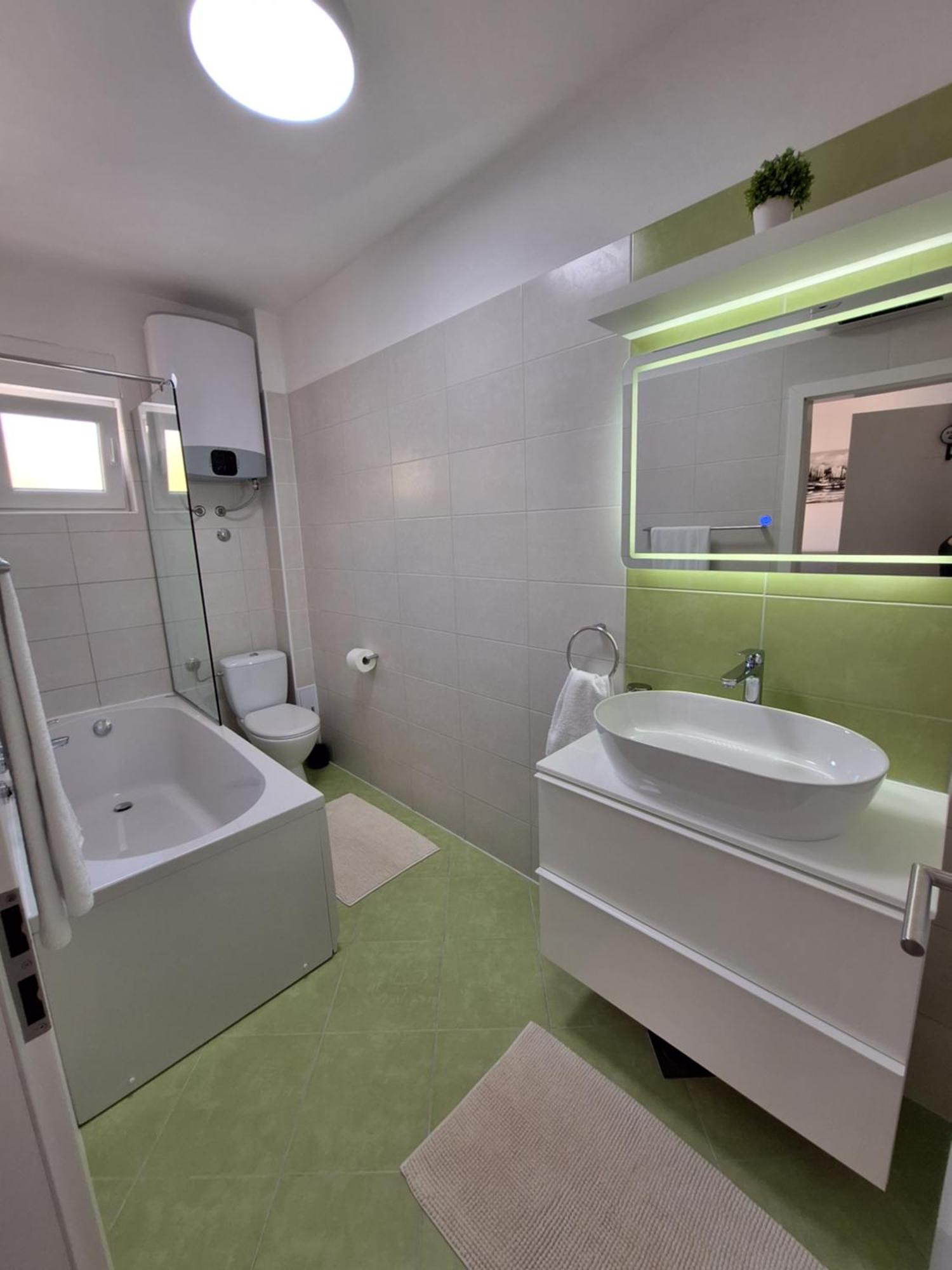 Sea Stone Apartment Podstrana Eksteriør billede